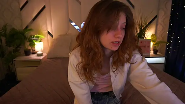 CuteeFoxy online show from February 9, 2026, 2:21 pm