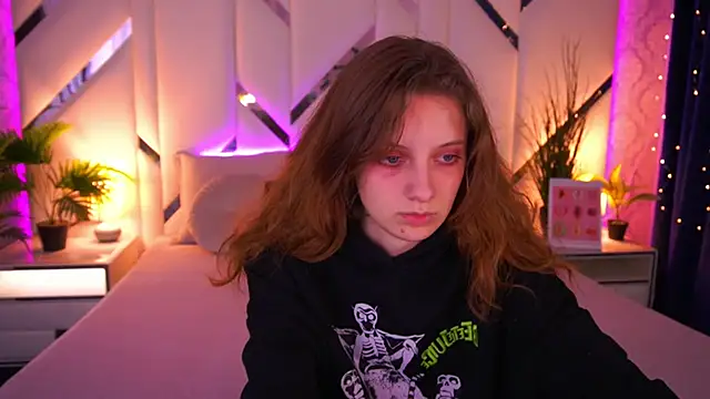 Snapshot of CuteeFoxy chatting on February 27, 2026, 2:17 pm CuteeFoxy online show from February 27, 2026, 2:17 pm