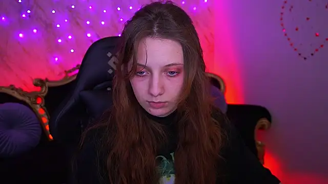 Snapshot of CuteeFoxy chatting on February 28, 2026, 2:29 pm CuteeFoxy online show from February 28, 2026, 2:29 pm