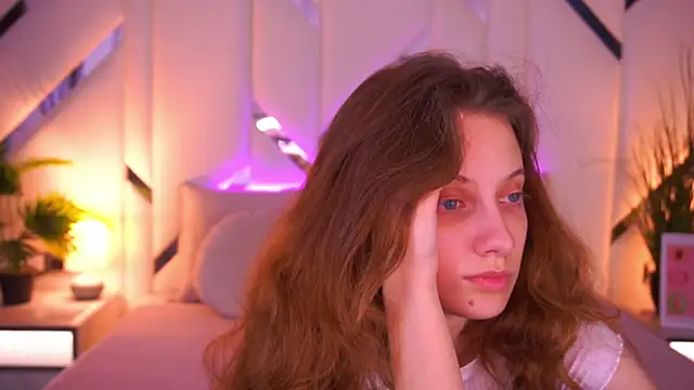 Snapshot of CuteeFoxy chatting on March 9, 2026, 1:26 pm CuteeFoxy online show from March 9, 2026, 1:26 pm