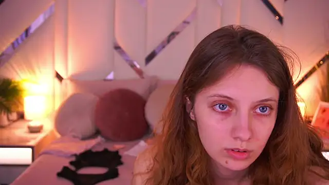 Snapshot of CuteeFoxy chatting on March 16, 2026, 2:10 pm CuteeFoxy online show from March 16, 2026, 2:10 pm