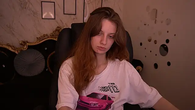 CuteeFoxy online show from May 27, 2026, 12:35 pm