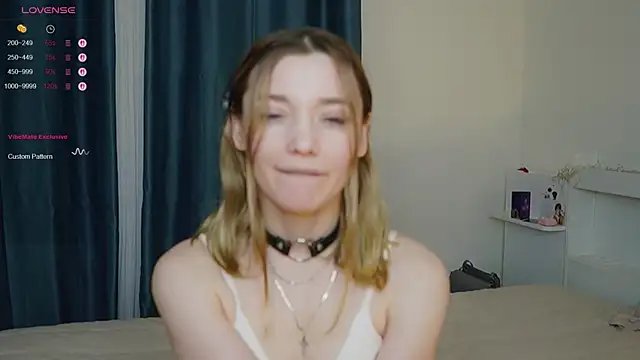 StarryMary online show from October 28, 2025, 9:06 pm