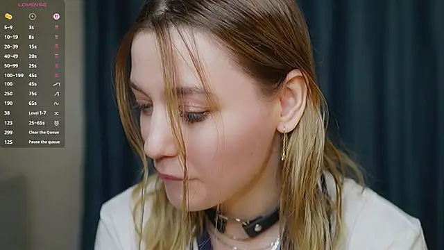 StarryMary online show from November 23, 2025, 9:03 pm