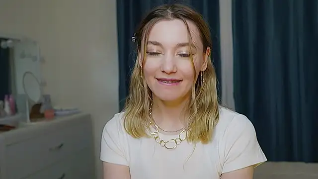 StarryMary online show from November 24, 2025, 9:03 pm