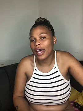 Bubbles156 online show from May 4, 2026, 3:57 am