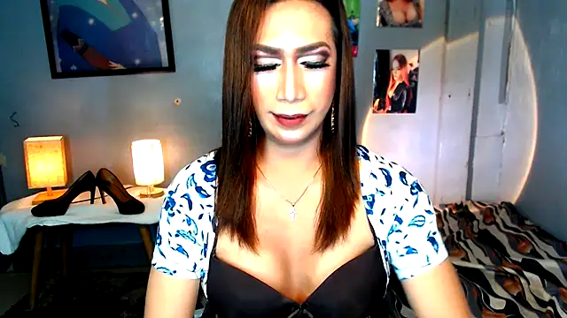 littleredbunny27 online show from March 16, 2026, 8:57 pm