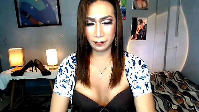 littleredbunny27 online show from June 3, 2026, 9:31 pm