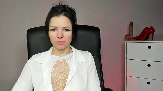 Mollybloom40 online show from January 14, 2026, 7:47 am