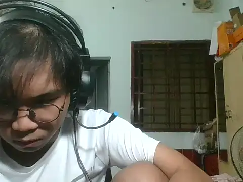 kave2033 online show from November 4, 2025, 2:16 pm