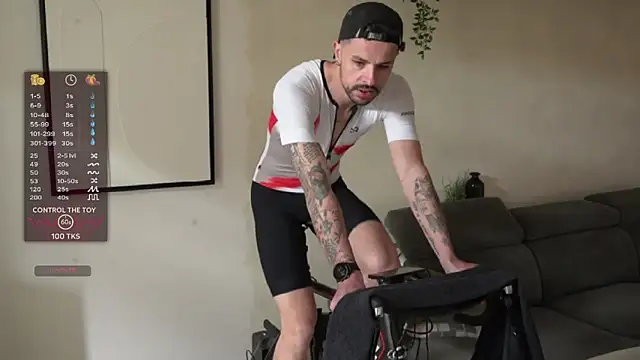 Snapshot of monsieurguitsxxx chatting on April 18, 2026, 11:58 am monsieurguitsxxx online show from April 18, 2026, 11:58 am
