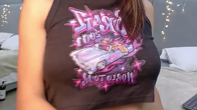 Snapshot of NaughtyHally_ chatting on July 1, 2026, 8:19 pm NaughtyHally online show from July 1, 2026, 8:19 pm