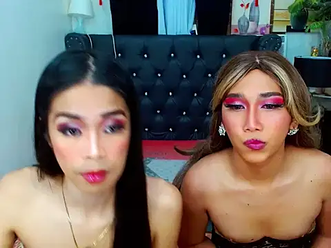 Snapshot of LovelyTs4U chatting on November 16, 2025, 2:33 pm LovelyTs4U online show from November 16, 2025, 2:33 pm