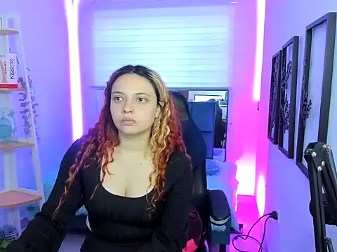 Snapshot of Nixy_Fresa chatting on October 21, 2025, 11:33 am Nixy Fresa online show from October 21, 2025, 11:33 am