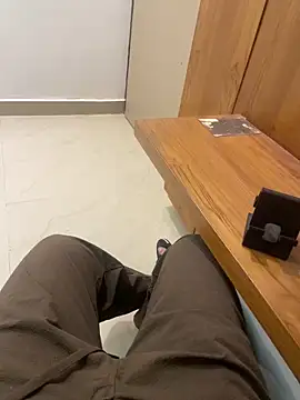 Notme 09 online show from November 13, 2025, 2:49 pm