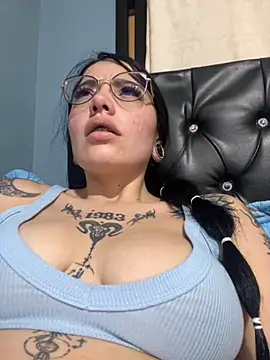 Snapshot of Sofi_torre chatting on October 19, 2025, 3:23 pm Sofi torre online show from October 19, 2025, 3:23 pm