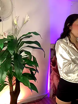 SsexCouplee online show from November 7, 2025, 12:16 pm