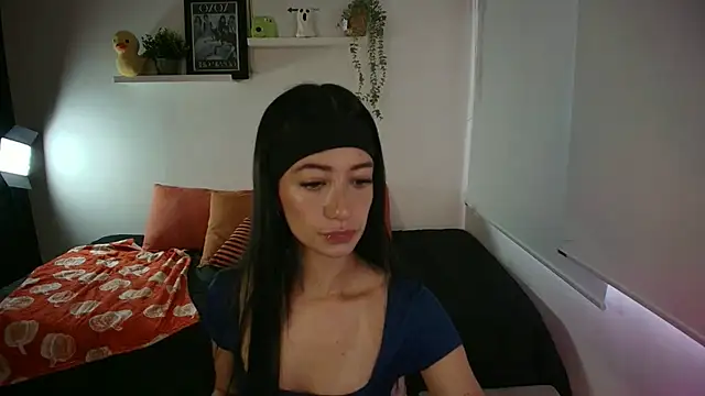 Snapshot of _TiniWild chatting on November 13, 2025, 12:15 pm TiniWild online show from November 13, 2025, 12:15 pm