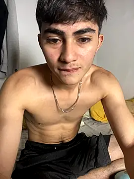 Snapshot of Myke_hotxxx chatting on October 19, 2025, 12:55 am Myke hotxxx online show from October 19, 2025, 12:55 am