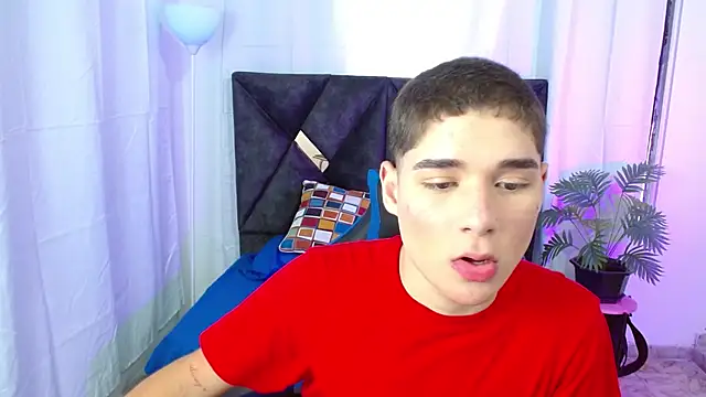 Snapshot of Mattass18 chatting on October 21, 2025, 1:23 pm Mattass18 online show from October 21, 2025, 1:23 pm