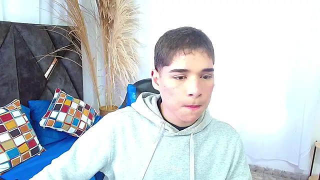 Mattass18 online show from December 4, 2025, 1:42 pm