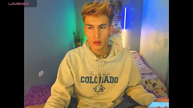 Latin boysxxxx online show from March 12, 2026, 11:33 pm