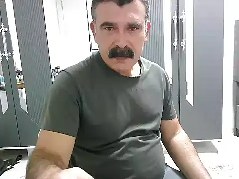Snapshot of meroglu45 chatting on October 15, 2025, 6:08 pm meroglu45 online show from October 15, 2025, 6:08 pm