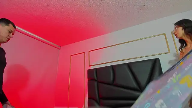 AnnieAndLeandro online show from January 13, 2026, 8:25 pm