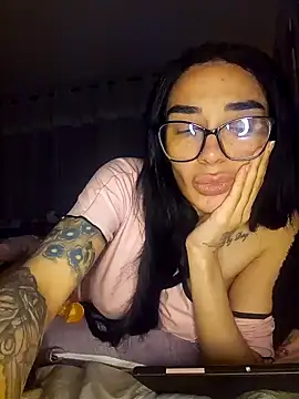 LucyMiax online show from October 19, 2025, 1:06 am