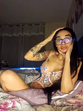 LucyMiax online show from October 24, 2025, 1:03 am