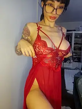 LucyMiax online show from November 5, 2025, 9:31 am