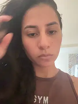 fernanda317 online show from April 23, 2026, 10:12 pm