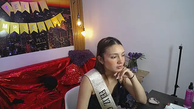 Snapshot of Arianaa_Toro chatting on October 17, 2025, 2:19 pm Arianaa Toro online show from October 17, 2025, 2:19 pm