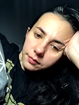 oliviya mur online show from October 17, 2025, 9:28 pm