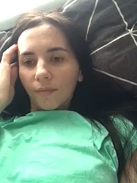 oliviya mur online show from November 10, 2025, 7:40 am