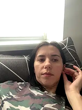 oliviya mur online show from November 12, 2025, 7:53 am