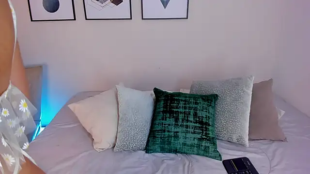 AilanaCortes online show from December 19, 2025, 12:23 pm