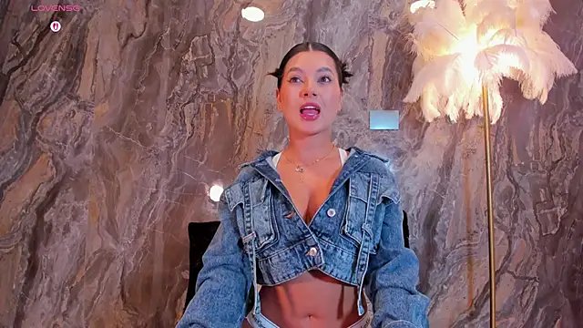 Rashel Frost  online show from October 30, 2025, 7:58 pm