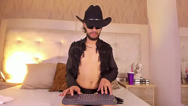 Snapshot of Liam_Samderz chatting on October 18, 2025, 11:55 am Liam Samderz online show from October 18, 2025, 11:55 am