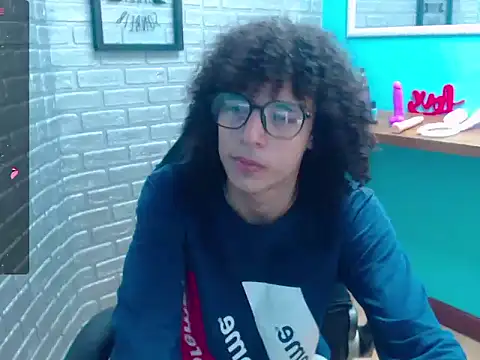 Mike Miiller  online show from December 17, 2025, 3:29 pm