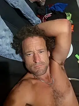 shainnfk online show from October 15, 2025, 4:07 pm