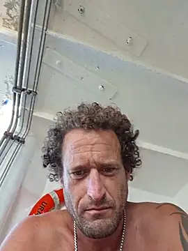 Snapshot of shainnfk chatting on November 5, 2025, 4:23 am shainnfk online show from November 5, 2025, 4:23 am