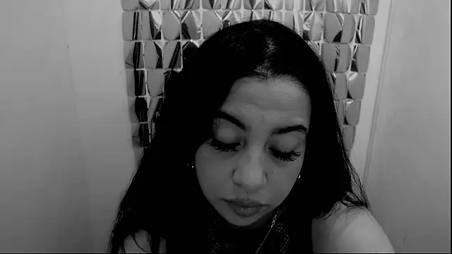 Snapshot of anamartinez__ chatting on November 4, 2025, 9:47 pm anamartinez online show from November 4, 2025, 9:47 pm