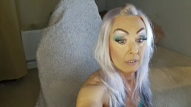 TheOGMiaMystique online show from December 20, 2025, 7:32 pm