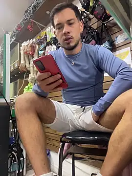 Leonardmoppet online show from December 16, 2025, 10:37 pm