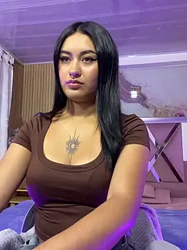 Snapshot of Emilux_ chatting on May 14, 2026, 11:50 am Emilux online show from May 14, 2026, 11:50 am