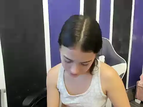 scarleth18 online show from March 20, 2026, 8:25 pm