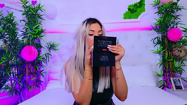 AriannaSins online show from September 22, 2025, 12:29 pm