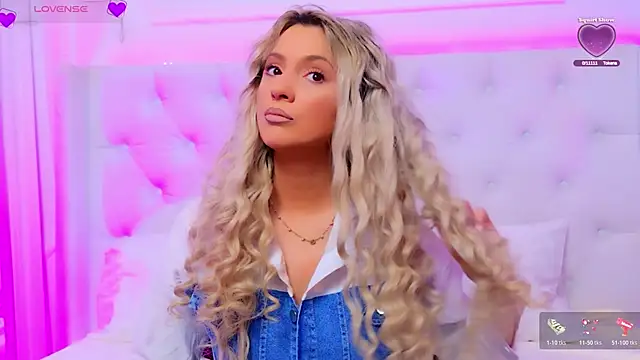 AriannaSins online show from March 25, 2026, 1:17 pm