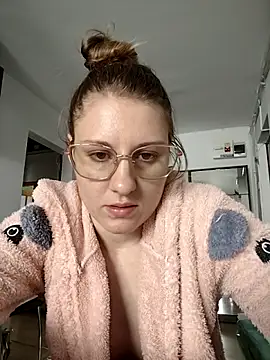 SandyCassie online show from March 21, 2026, 9:03 am